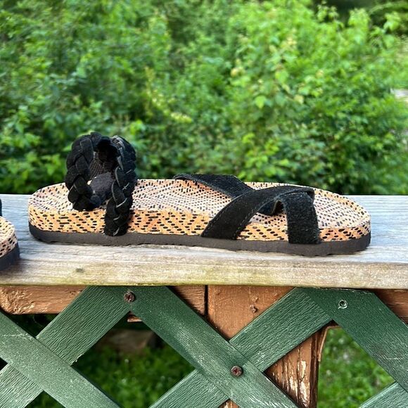 Muk Luks Ankle Strap Sandals Sz 7 NWOT - Picture 2 of 9